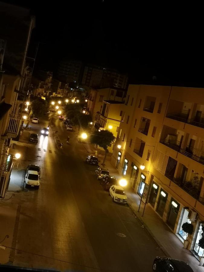 דירות ליקאטה La Regina Di Coppe מראה חיצוני תמונה